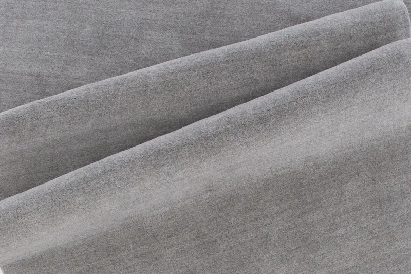 Ulla Wollteppich 350 × 250 cm in Hellgrau, im Wohnraum, Ansicht 1