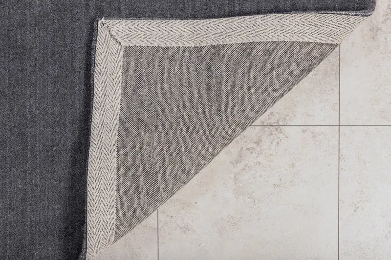 Ulla Wollteppich 350 × 250 cm in Dunkelgrau, im Wohnraum, Ansicht 5