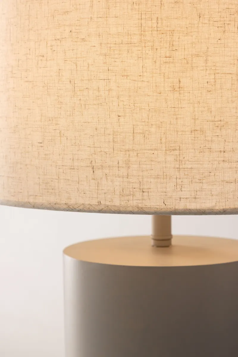 Umeå x Josefin Lustig Stehlampe mit säulenförmigem Fuß und Schirm, im Wohnraum, Ansicht 4