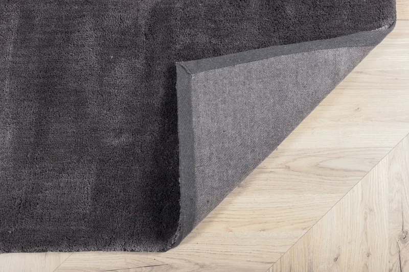 Undra Teppich mit glänzendem Flor in 240 × 170 cm, Dunkelgrau, im Wohnraum, Ansicht 7