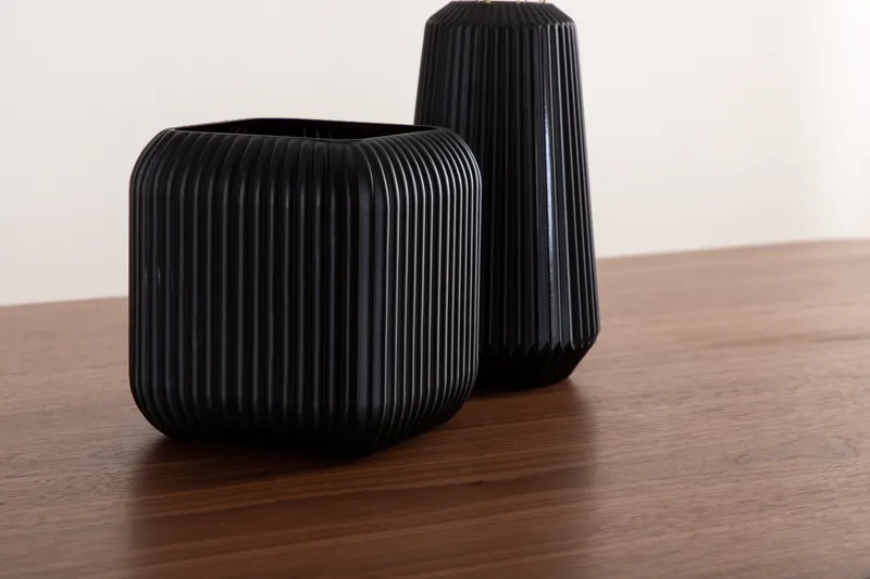Uno Esstisch 200 × 90 cm in Walnuss, Gestell Schwarz, im Wohnraum, Ansicht 5