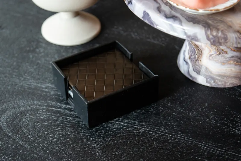 Untersetzer Yora, Schwarz von Richmond Interiors, Wohnbeispiel 6, im Wohnraum