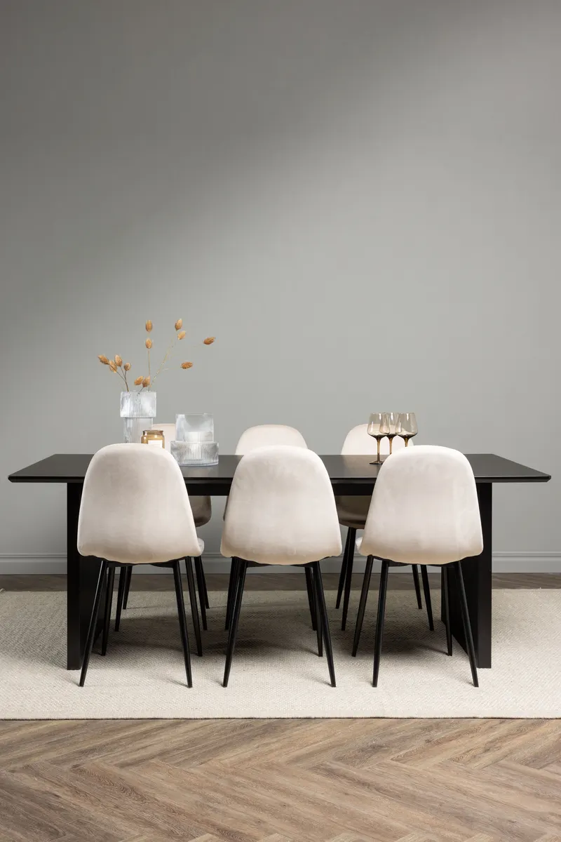 Vail & Polar Essgruppe mit schwarzem Esstisch auf Wangen und 6 Samtstühlen in Beige, Gestell Schwarz, im Wohnraum, Ansicht 1