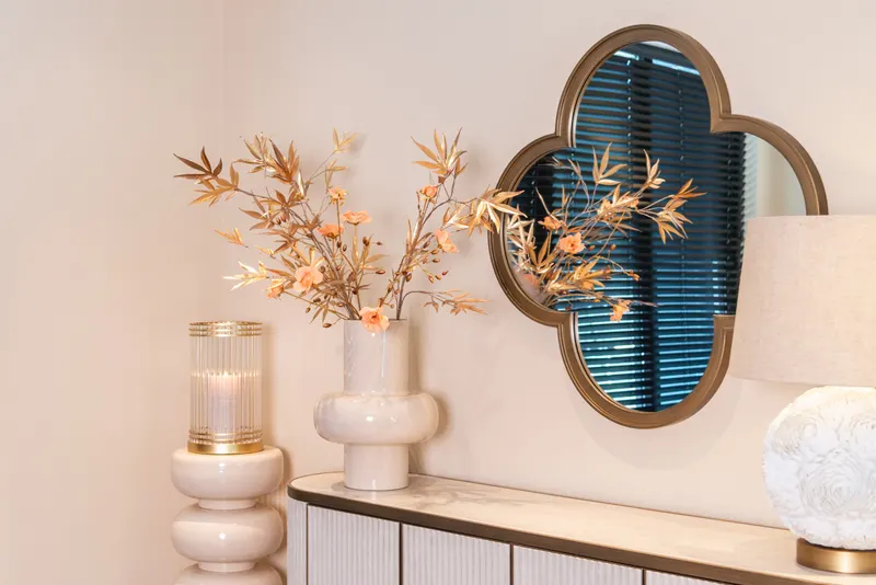 Windlicht Dyara, Goldfarben, groß von Richmond Interiors, Wohnbeispiel 4, im Wohnraum