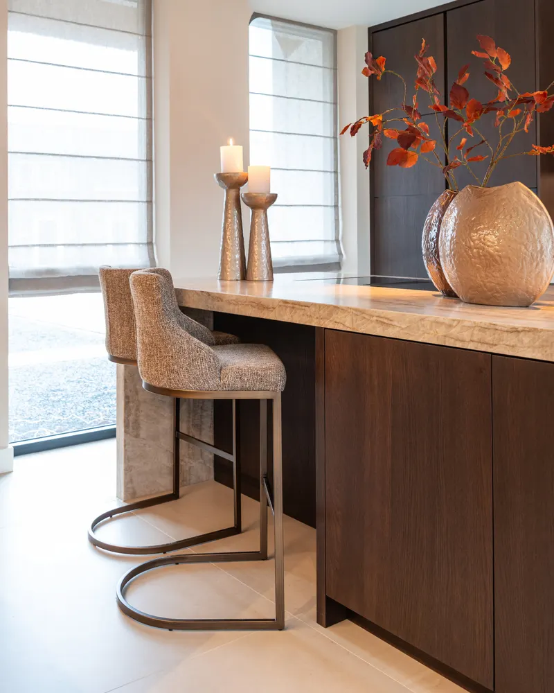 Vase Jony, Dunkelbraun von Richmond Interiors, Wohnbeispiel 7, im Wohnraum