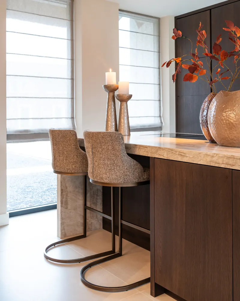 Vase Jony, Dunkelbraun von Richmond Interiors, Wohnbeispiel 8, im Wohnraum