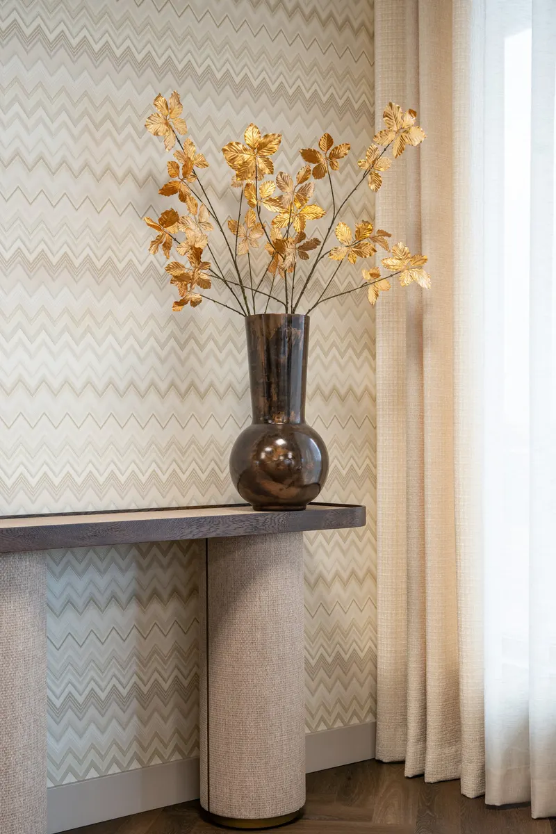 Vase Jolise groß, kupferfarben von Richmond Interiors, Wohnbeispiel 5, im Wohnraum