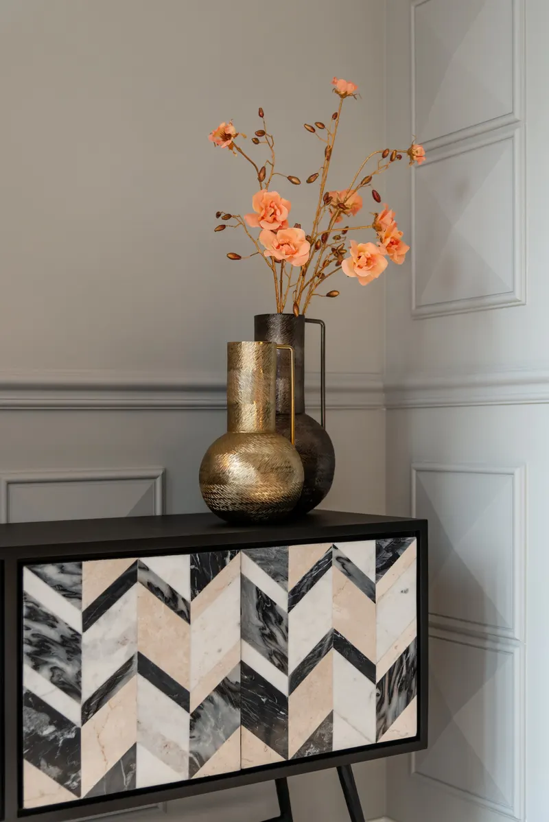 Vase Leia, Smoke, groß von Richmond Interiors, Wohnbeispiel 2, im Wohnraum