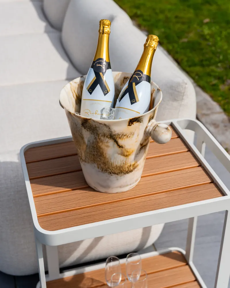 Outdoor-Servierwagen Spritz, Beige von Richmond Interiors, Wohnbeispiel 10, im Wohnraum