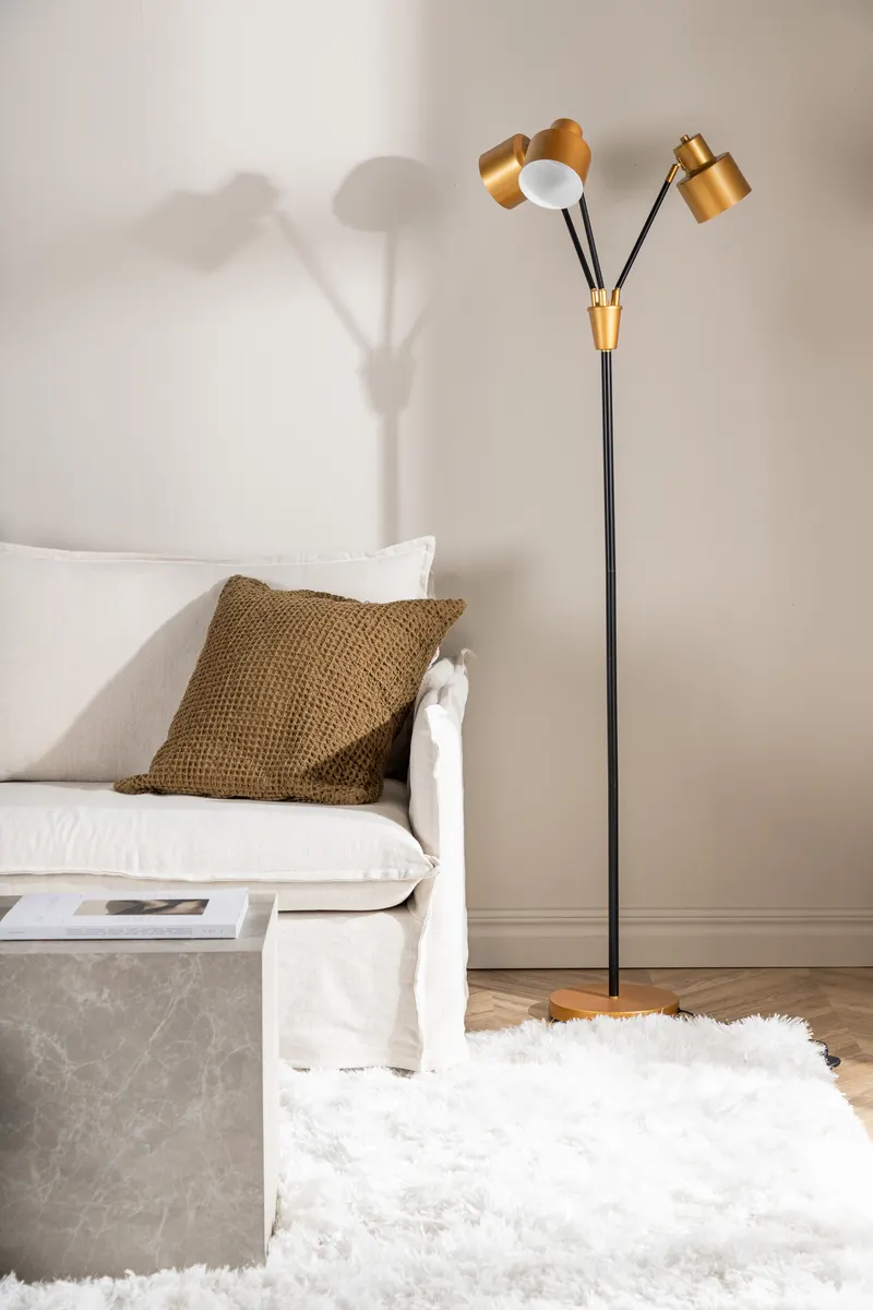 Vifta Stehlampe in Schwarz-Gold mit drei Lichtquellen