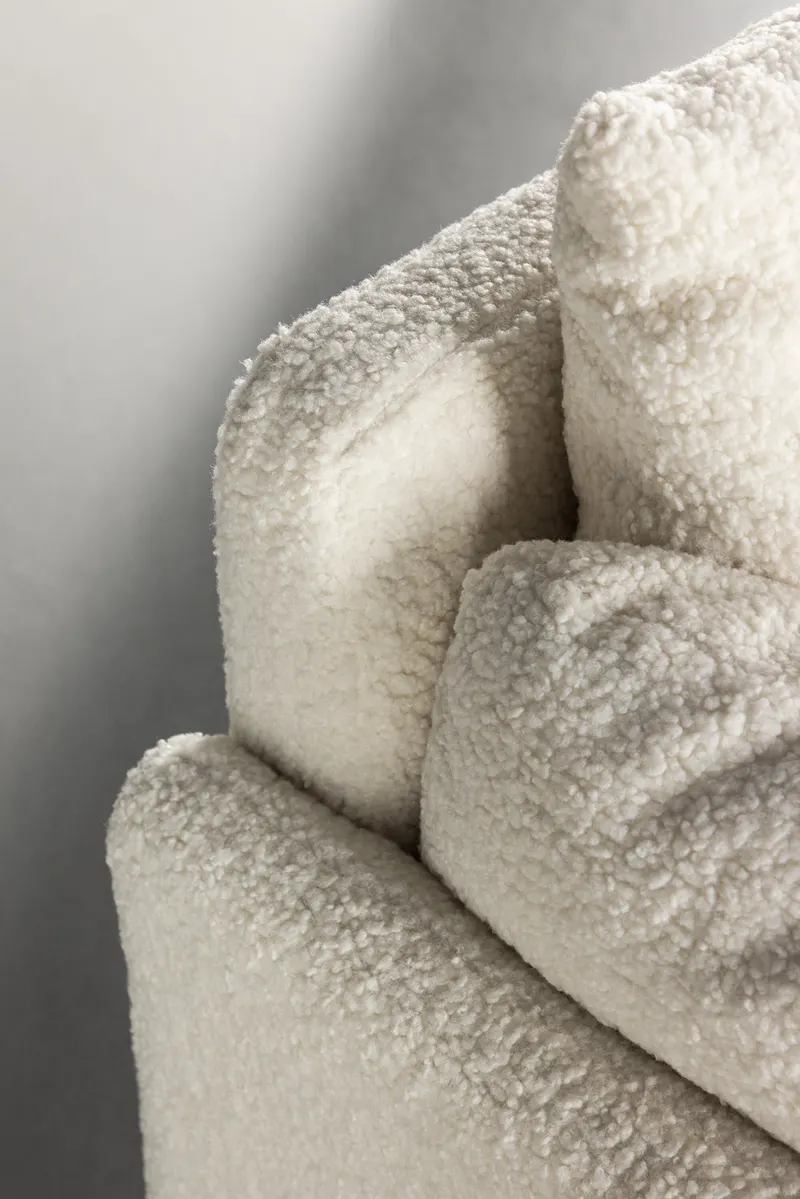 Vindel 2-Sitzer-Sofa aus Teddystoff, im Wohnraum, Ansicht 4