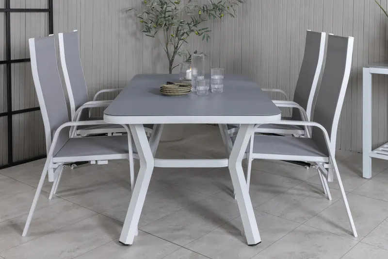 Virya & Copacabana Gartenmöbel-Set mit Glastisch und 4 Sesseln, im Wohnraum, Ansicht 1