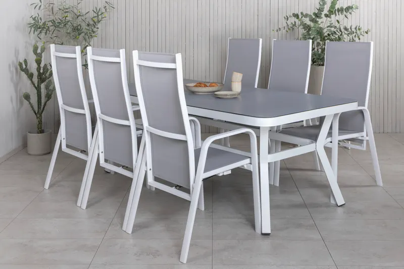 Virya & Copacabana Gartenmöbel-Set mit Glastisch und 6 Sesseln in Transparent, Gestell Weiß, Grau, im Wohnraum, Ansicht 2