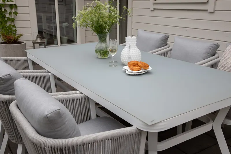 Virya & Virya Gartenmöbel-Set mit Glastisch und 6 Seilstühlen in Transparent, Gestell Weiß, Grau, im Wohnraum, Ansicht 4