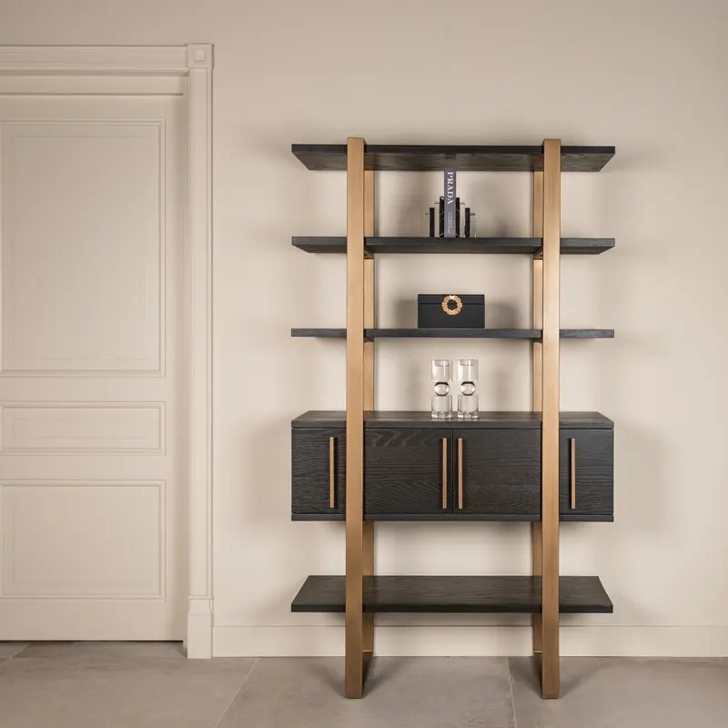 Vitrine Cambon, Dunkles Kaffeebraun von Richmond Interiors, Wohnbeispiel 10, im Wohnraum