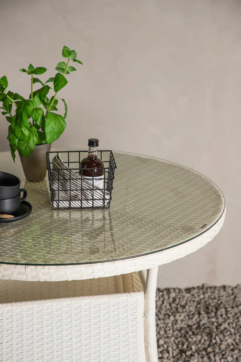 Volta runder Gartentisch mit Glasplatte und Geflecht in Ø 90 cm, Weiß, im Wohnraum, Ansicht 2