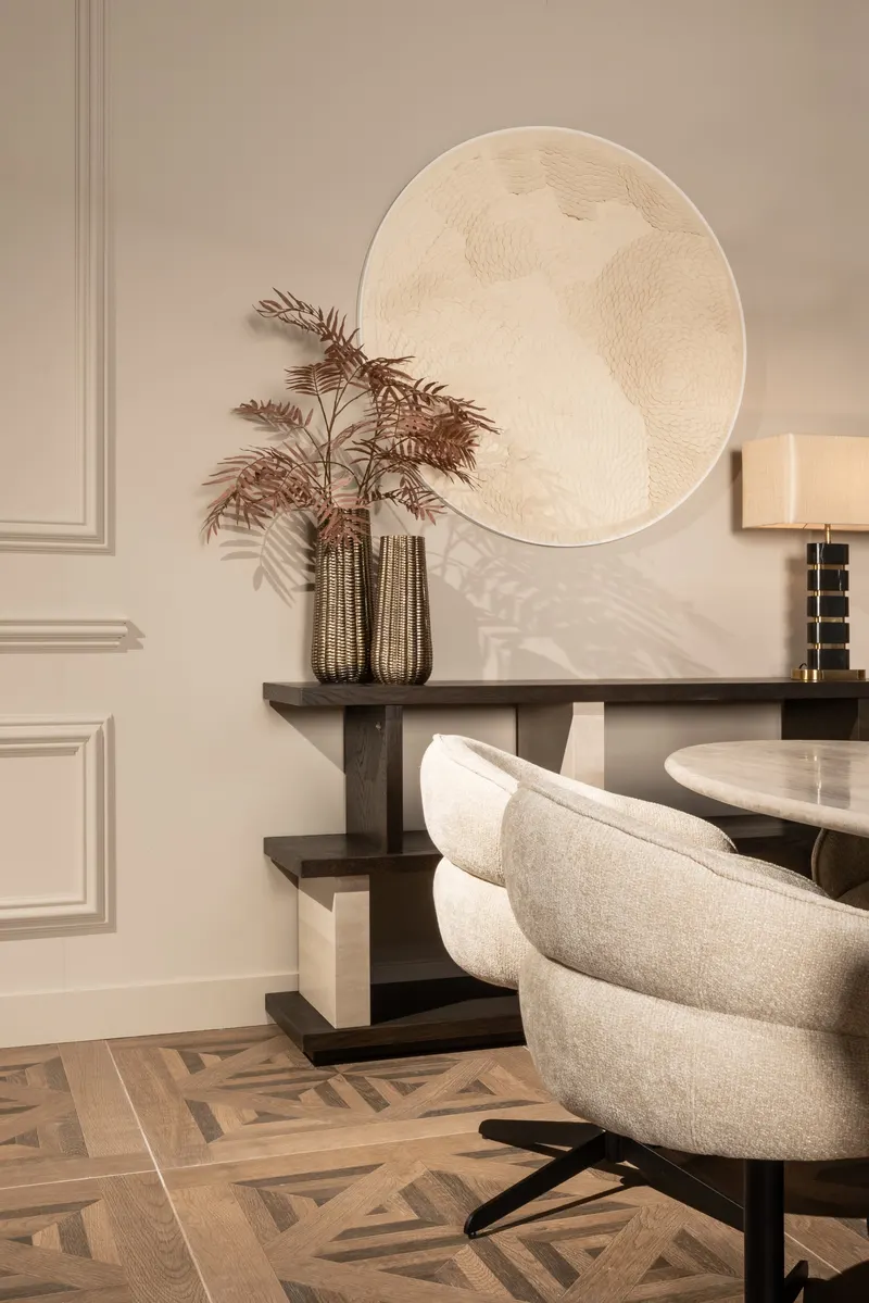Tischleuchte Levina Schwarz/Goldfarben von Richmond Interiors, Wohnbeispiel 9, im Wohnraum