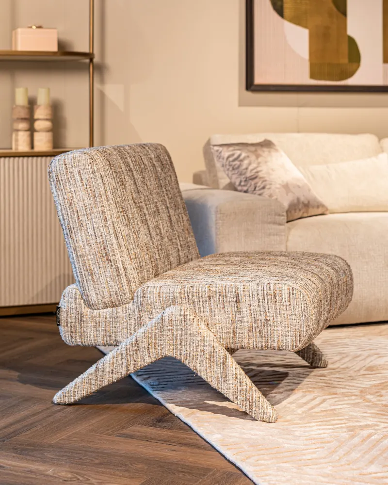 Spiegel Badia, Goldfarben von Richmond Interiors, Wohnbeispiel 19, im Wohnraum
