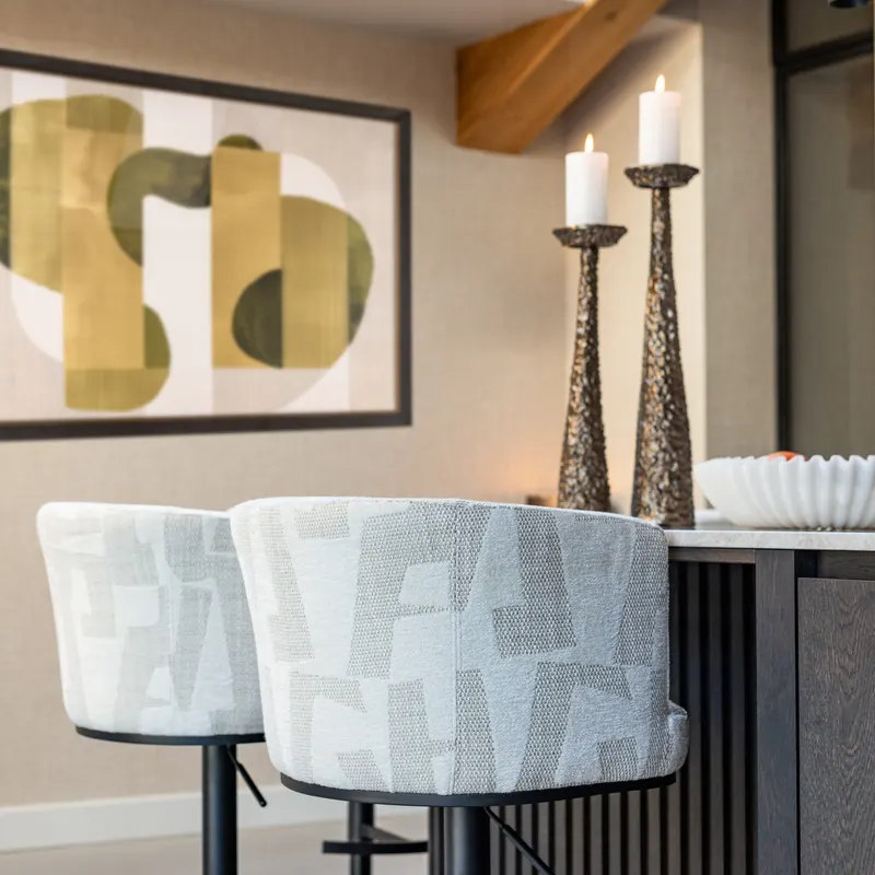 Barhocker Cheyenne, Beige graffic, drehbar von Richmond Interiors, Wohnbeispiel 28, im Wohnraum