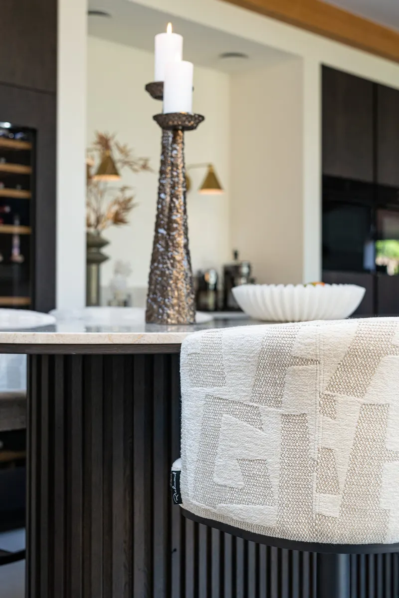 Barhocker Cheyenne, Beige graffic, drehbar von Richmond Interiors, Wohnbeispiel 29, im Wohnraum