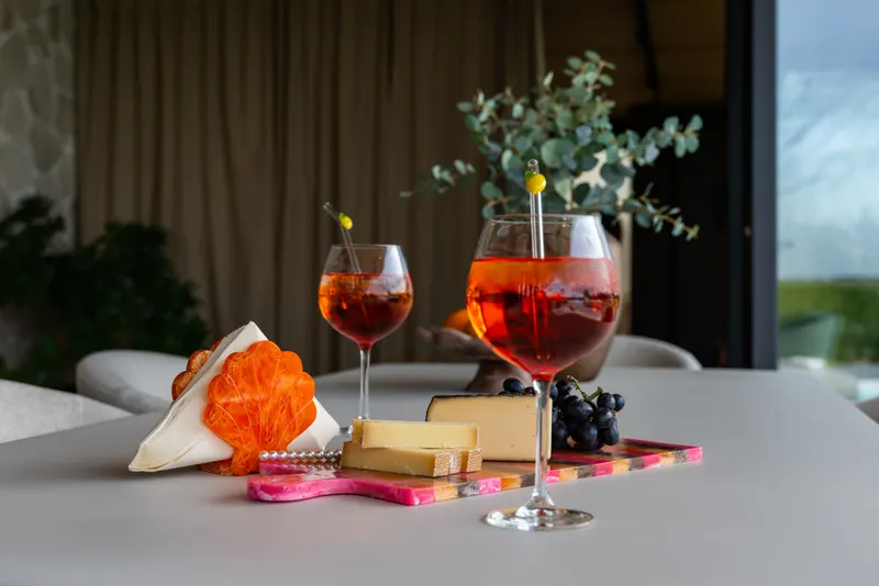 Shelly Serviettenhalter Orange von Richmond Interiors, Wohnbeispiel 4, im Wohnraum