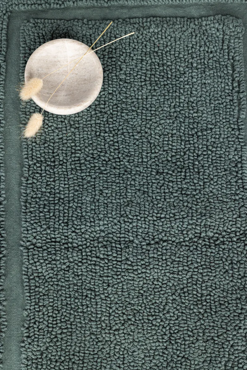 William Badematte aus Baumwoll-Frottee in 90 × 60 cm, Grün, im Wohnraum, Ansicht 2