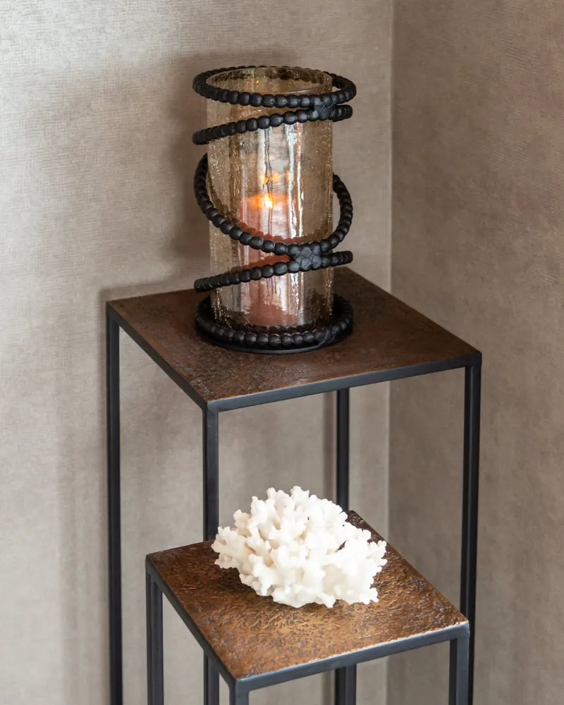 Windlicht Edison, Schwarz von Richmond Interiors, Wohnbeispiel 3, im Wohnraum