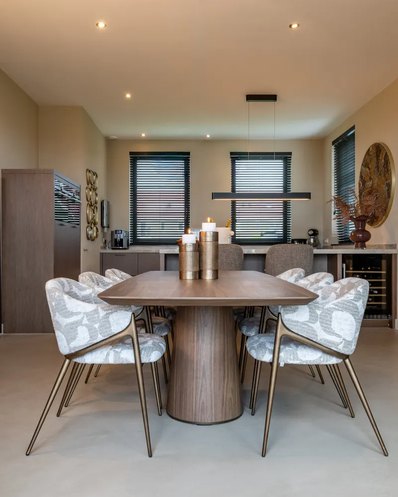 Esstisch Windsor 230 cm, Walnussfarben von Richmond Interiors, Wohnbeispiel 3, im Wohnraum