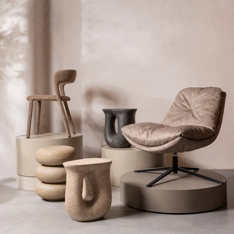 Arve Drehsessel aus Polyester, Natur, im Wohnraum, Ansicht 1