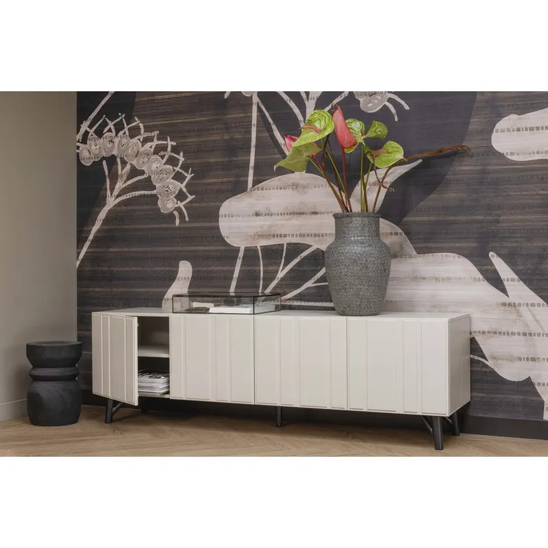 Bikkel Hocker aus Paulownia, Schwarz, im Wohnraum, Ansicht 2
