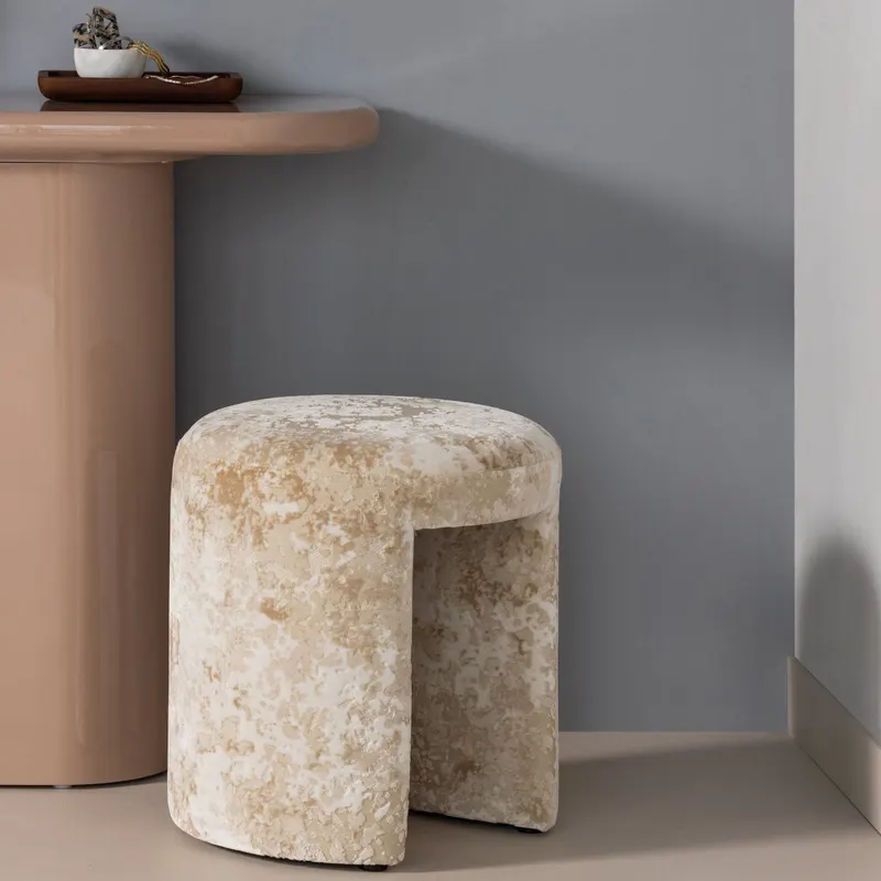 Charlie Hocker, Beige, Strukturstoff, im Wohnraum