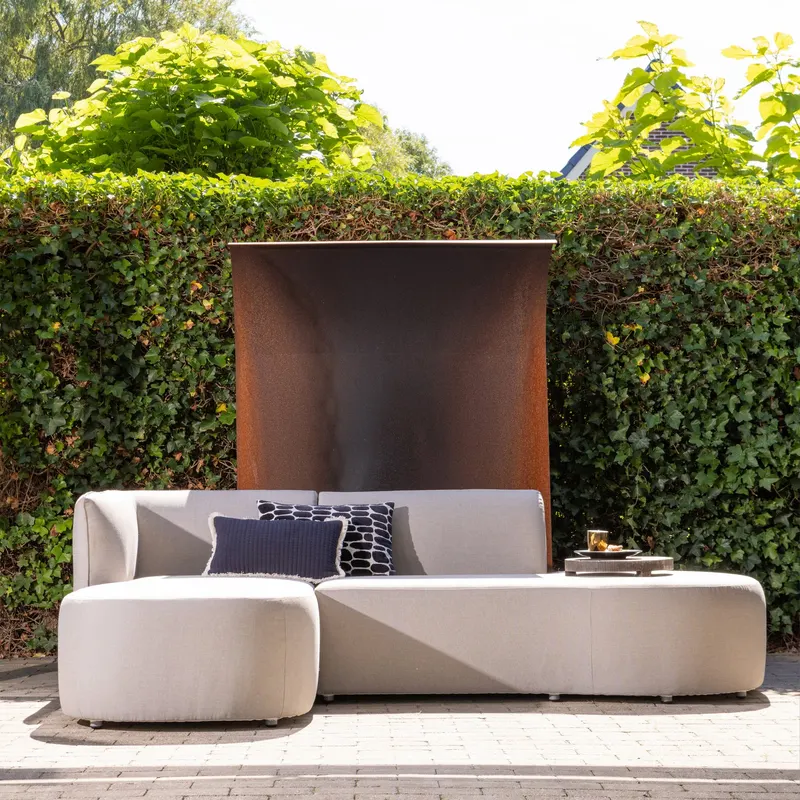 Chios Gartenlounge mit organischer Form, Sand, links, im Wohnraum, Ansicht 1