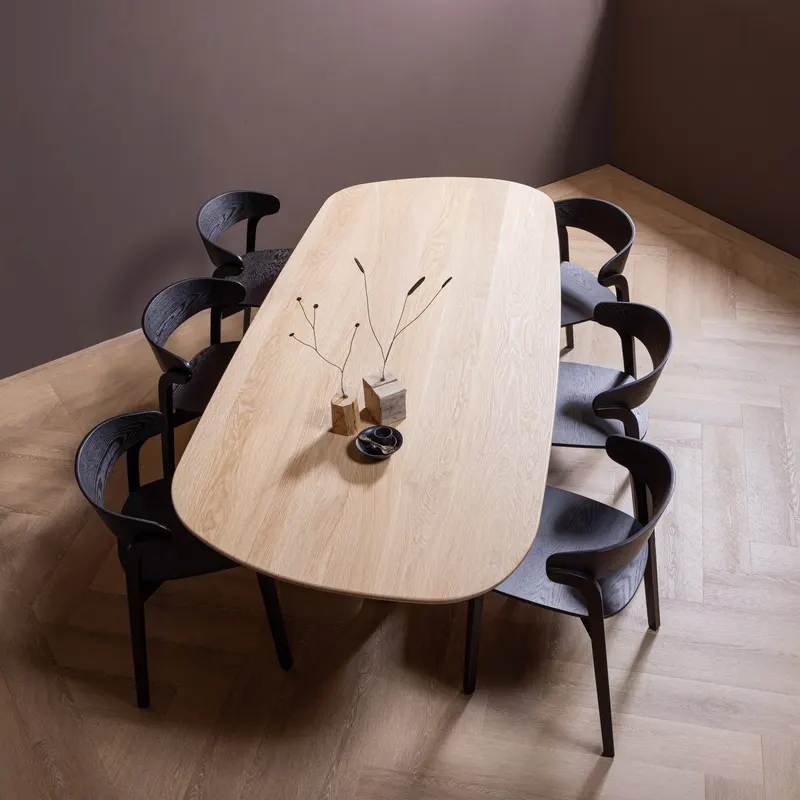 Cras Esszimmerstuhl aus Eschenfurnier Schwarz, im Wohnraum, Ansicht 2