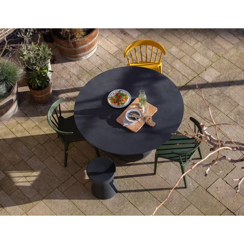 Dover Hocker, Anthrazit, 45 × Ø 35 cm, im Wohnraum, Ansicht 1
