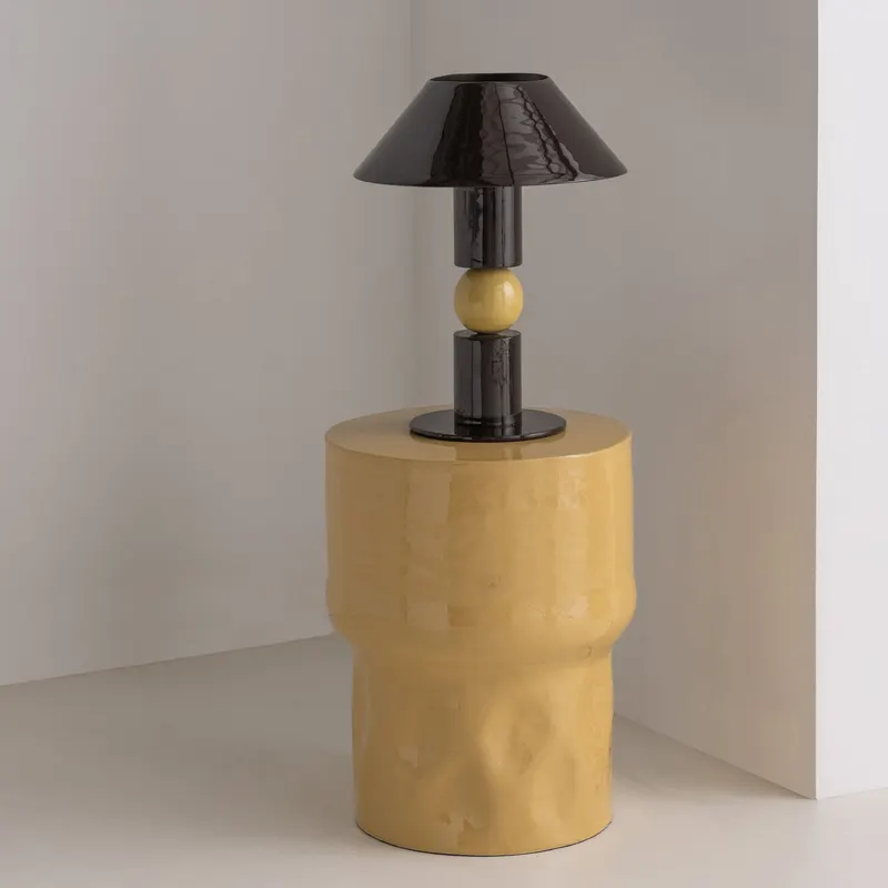 Glowa Tischlampe aus Metall, Braun/gelb, im Wohnraum, Ansicht 1