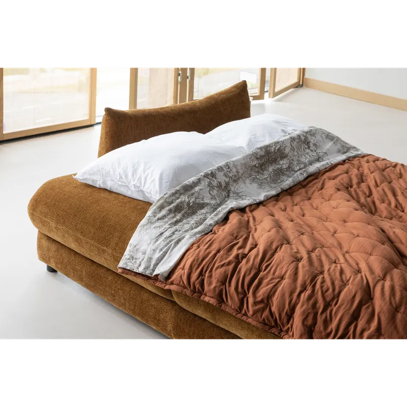 Jonne Schlafsofa mit Chenillebezug, Braun, im Wohnraum, Ansicht 2