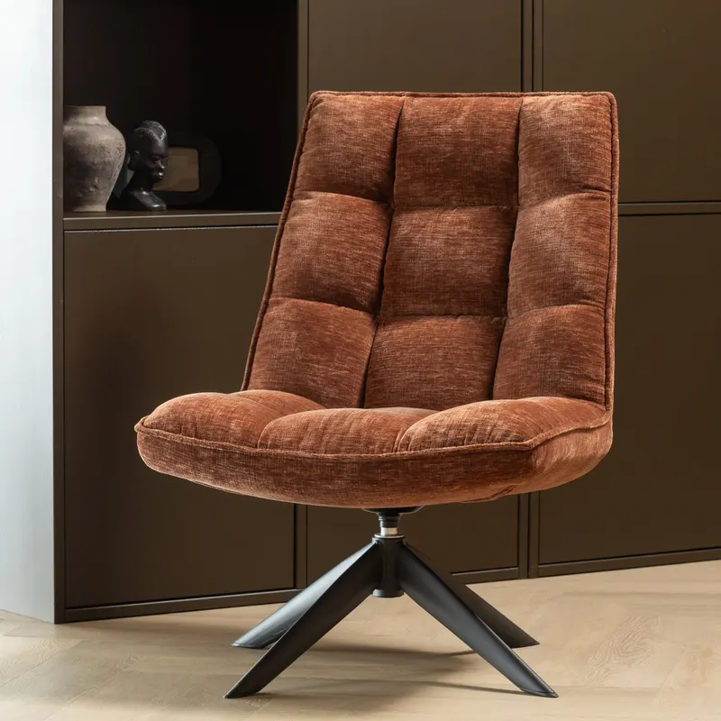 Jouke Drehsessel mit gegliederter Polsterfläche, Rostbraun · Chenille, im Wohnraum