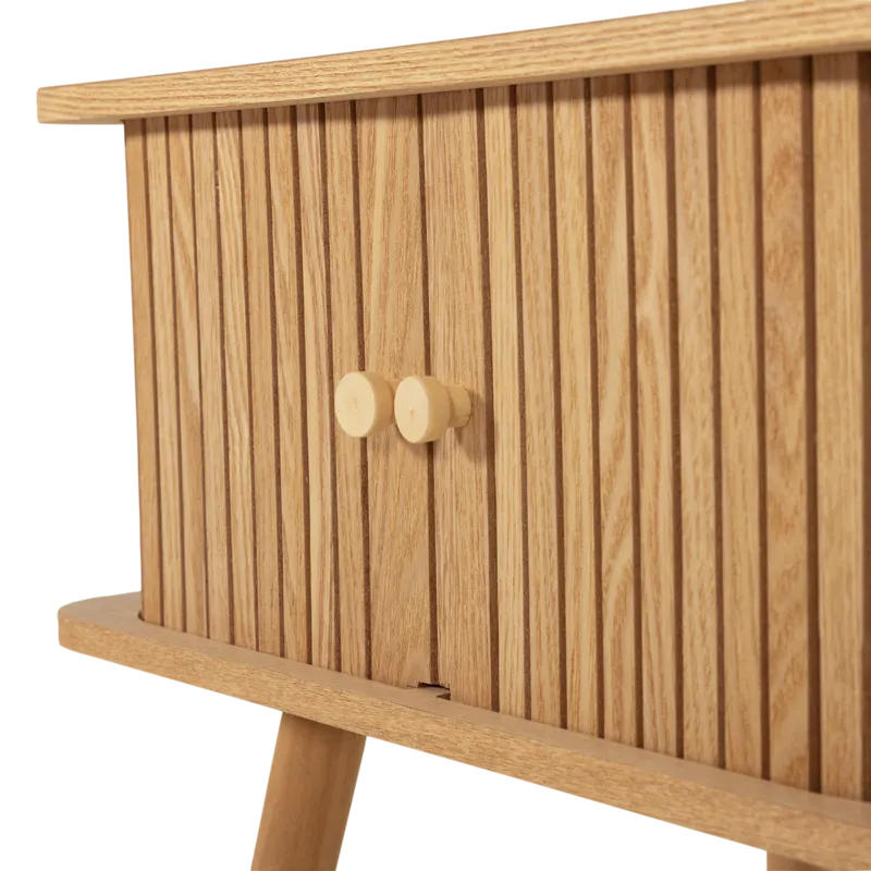 Karri Nachttisch mit gerillten Türen, Detail, Ansicht 1