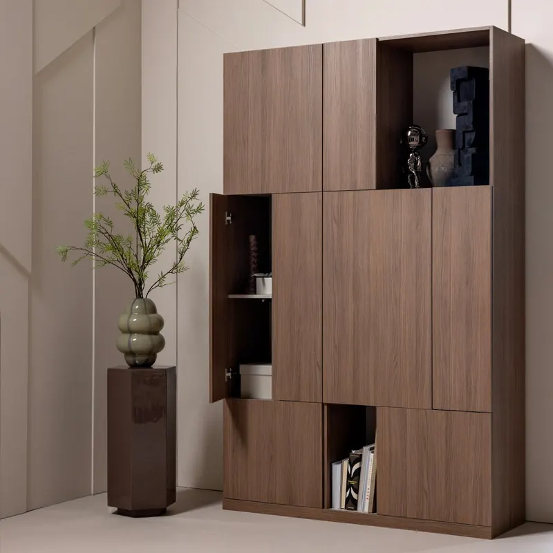 Kency Vase aus Glas mit Streifen, Grau, im Wohnraum, Ansicht 2