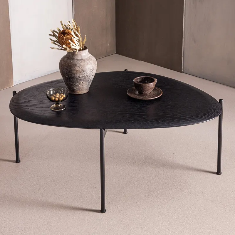 Kota Couchtisch mit Furnierplatte, im Wohnraum, Ansicht 1