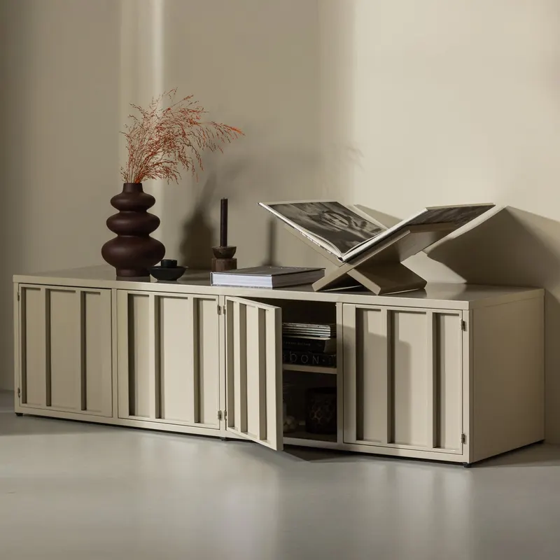 Level TV-Möbel mit Türen und Kabelöffnungen, Sand, im Wohnraum, Ansicht 1