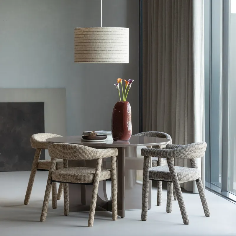 Loft Hängelampe mit Bouclé-Schirm, Natur mit Streifen, im Wohnraum