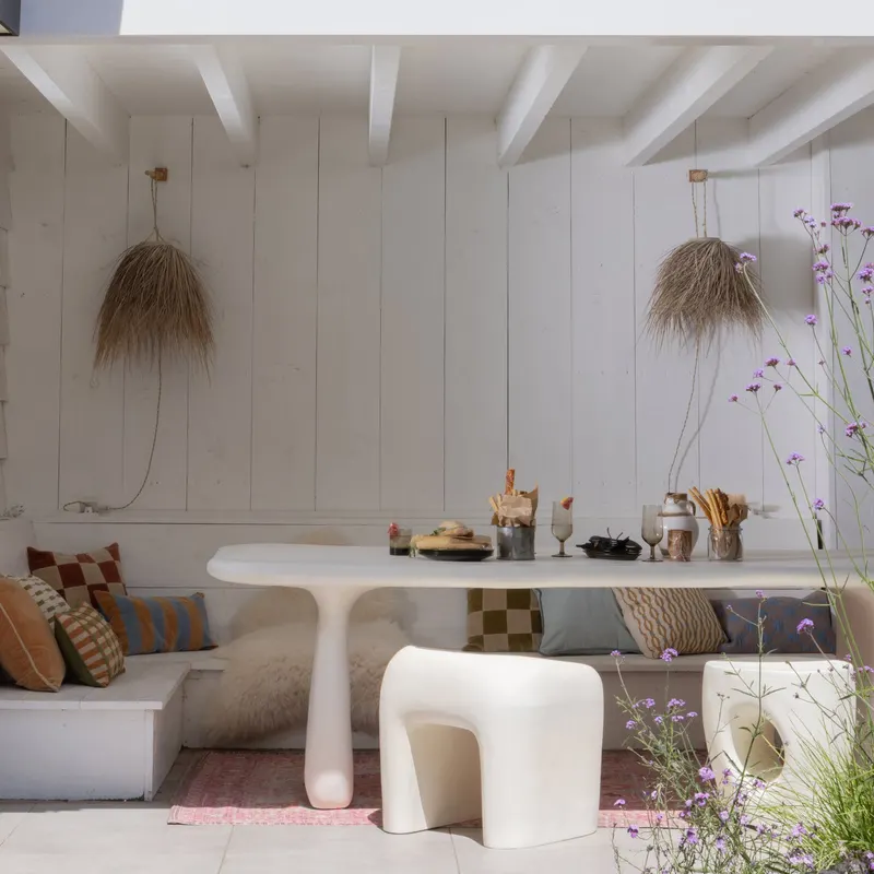 Loggia Gartentisch mit organischer Platte, 240 × 100 cm, Natur, im Wohnraum, Ansicht 2