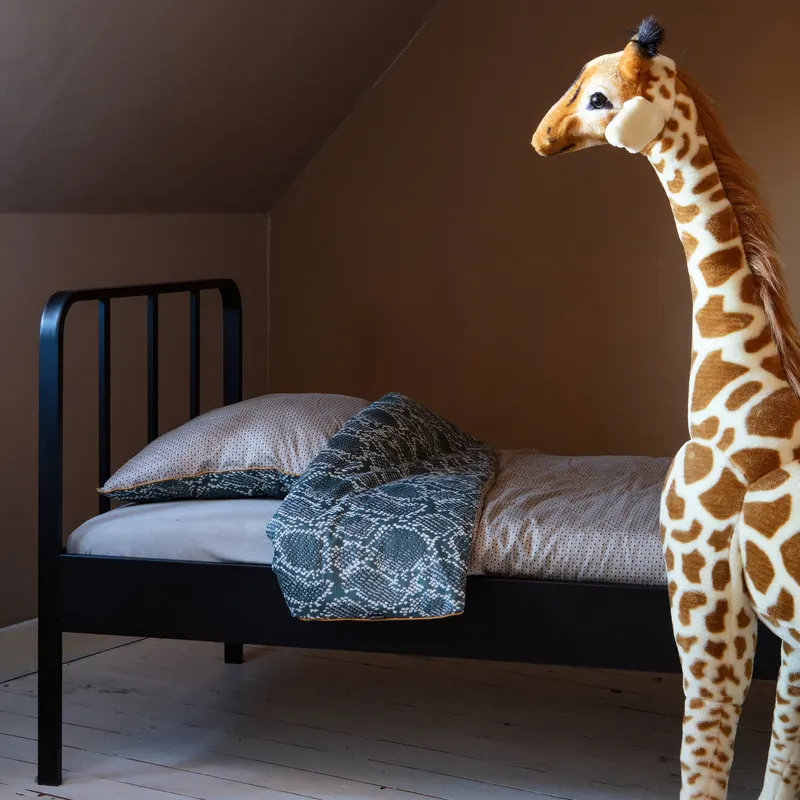 Mees Kinderbett mit schwarzem Stahlrahmen, Schwarz, im Wohnraum