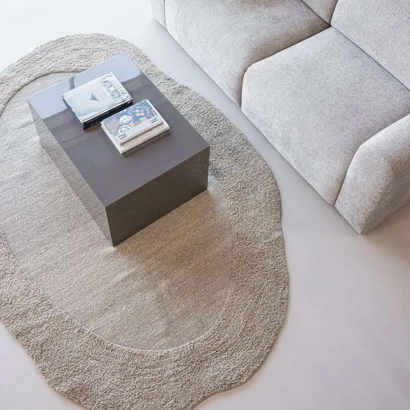 Milio Teppich, Sand, 170 × 240 cm, im Wohnraum, Ansicht 2