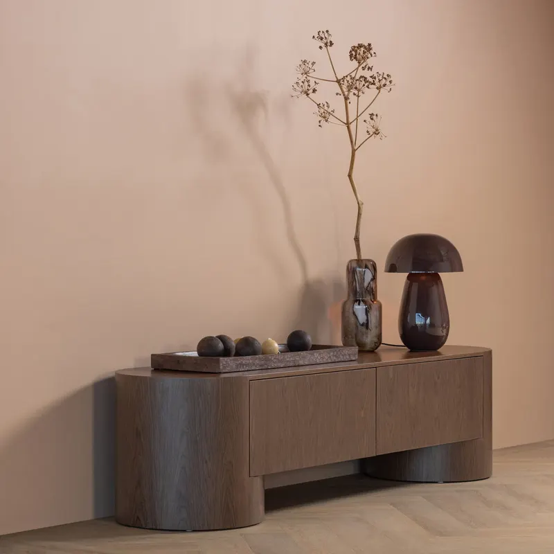 Monika Vase aus braunem Glas, im Wohnraum, Ansicht 2