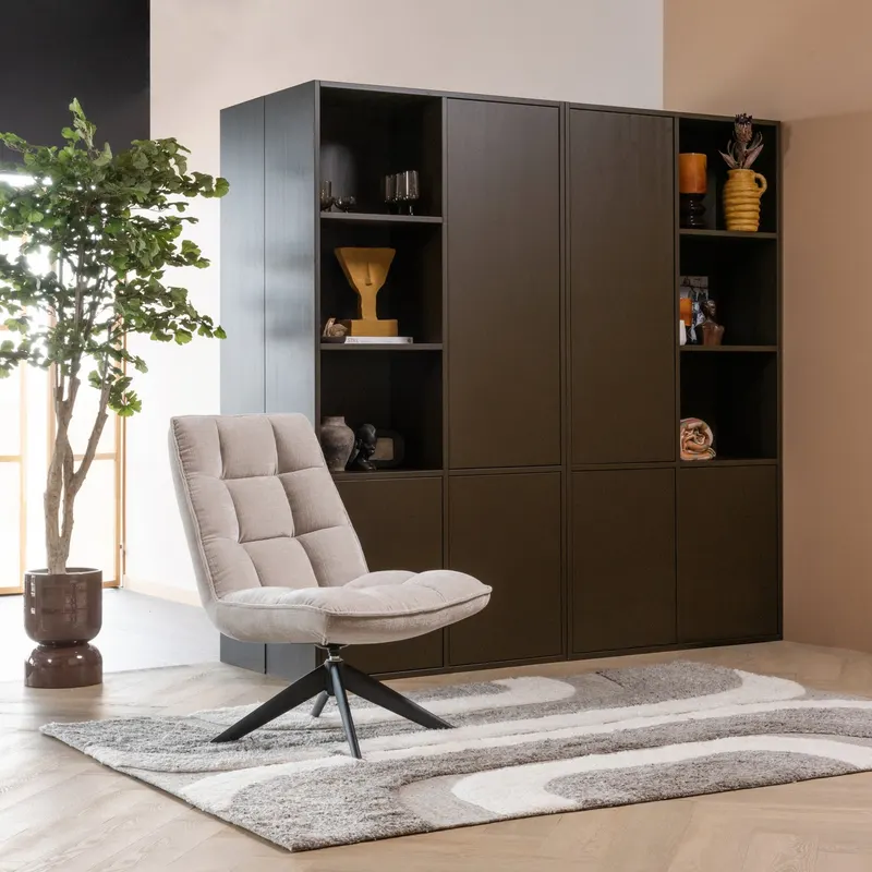 Moro Teppich, Hellgrau, 170 × 240 cm, im Wohnraum, Ansicht 2