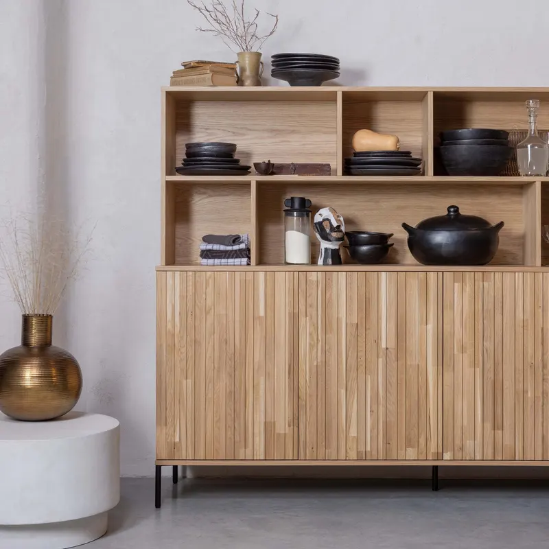 New Gravure Sideboard mit vier Relieftüren, Natur, im Wohnraum, Ansicht 1