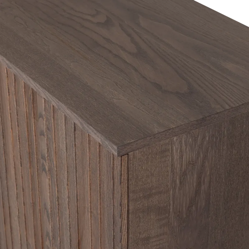 New Gravure Sideboard mit vier Relieftüren, Espresso, Detail, Ansicht 1