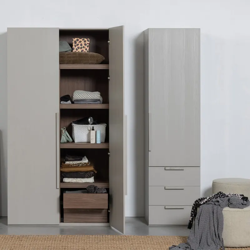 Rens Kleiderschrank mit Tür und 3 Schubladen, im Wohnraum, Ansicht 1